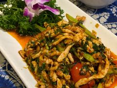 香茅草炒鸡肉-滇道云南特色料理(康定路店)