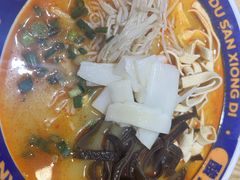-魔都三兄弟酸辣粉·蘸卤炸串(虹桥万科店)