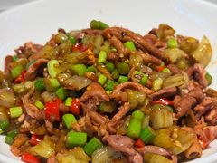 -阿瓦山寨·湘菜现炒·剁椒鱼头王(咸阳总店)