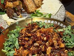 -何师烧烤Pro ·江湖川菜·小龙虾·精酿(太古里旗舰店)
