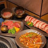 终于打卡了满分烤肉，小哥哥烤肉超温柔🤩