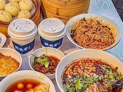 -李与白包子铺(桐梓林店)