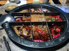 -厚山庭院重庆老火锅