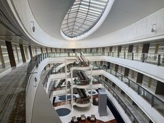 -上海滴水湖皇冠假日酒店