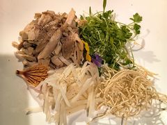 虾籽酱油捞鸡丝-RIVIERA 松鹤楼(外滩店)