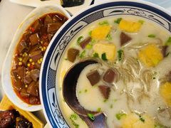金陵鸭血粉丝煲-京城小江南·土菜馆·蒸白鱼(东四十条店)