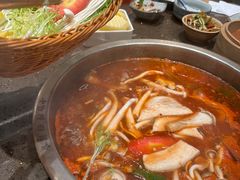 -野山舂·贵州现舂酸汤牛肉(民生路店)