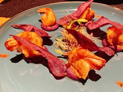 煎虾配紫薯泥薯片及姜味柠檬汁-AZUL by FUEL蓝色·法式酒馆(琶醍店)