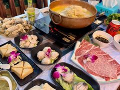 -鲜入围煮花胶鸡海鲜火锅
