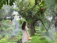 -Chom Cafe and Restaurant