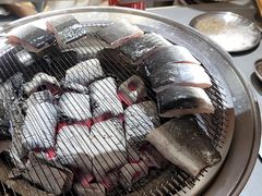 -围炉肉舍•炭烤活鳗•丹东海鲜烤肉(步行街店)