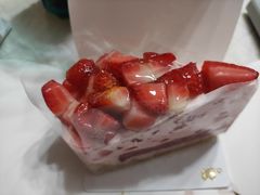 草莓多多蛋糕-85度C(南京张府园店)