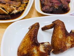 脆皮鸡全翅-正東记港味烧腊餐室(天鹅湖银泰城店)