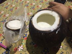 -志龙皇冠吃货椰子铺