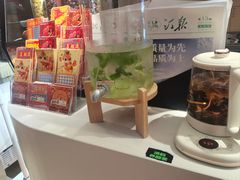 -涨巢·潮玩水疗局