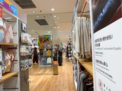-优衣库(太原龙湖万达广场店)