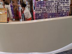 -中百仓储超市有限公司(越秀星汇维港店)