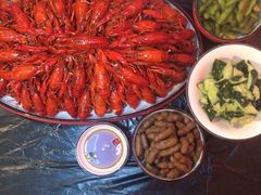 -虾弄弄海派小龙虾·牛羊蝎子火锅