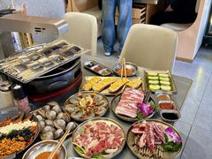 -围炉肉舍•炭烤活鳗•丹东海鲜烤肉(步行街店)