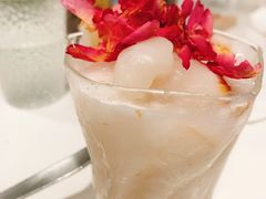 玫瑰荔枝冰沙-EVERNAKED裸蛋糕(SOHO天山店)