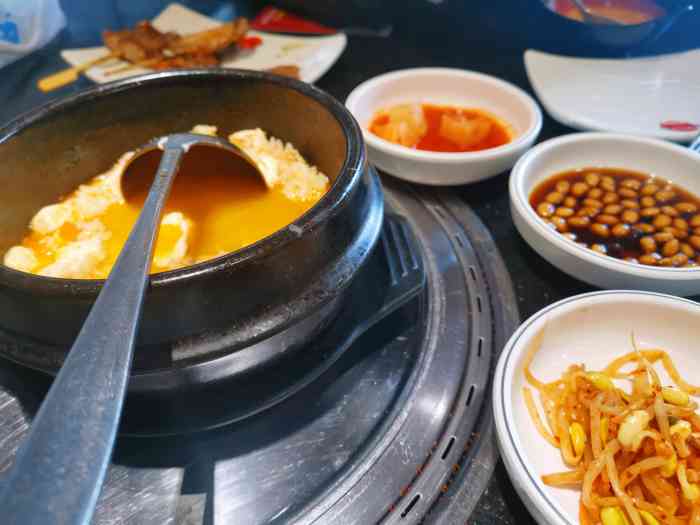 土大力烤肉名家(荥阳首创奥特莱斯店)-"[薄荷]环境:在奥莱中心广场再