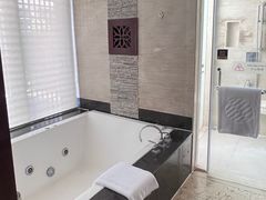 -三亚亚龙湾铂尔曼别墅度假酒店