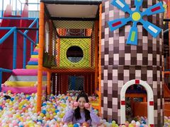 -反弹空间蹦床主题乐园