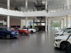 -奔驰北京极光星徽(四元桥店)