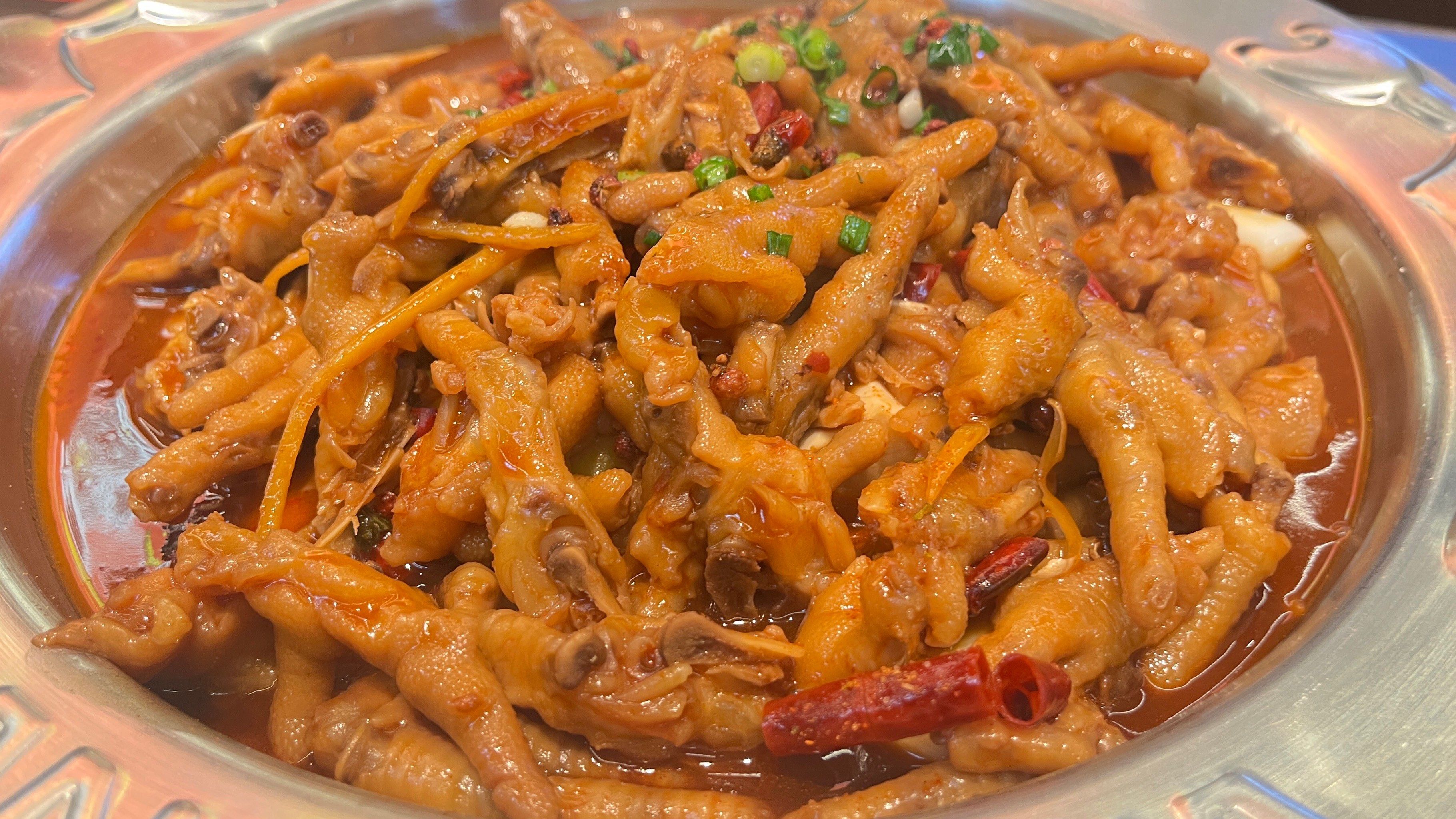 胖哥俩鸡爪煲吃吃