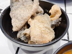 炸鱼皮-肥汁米蘭香港米线(长宁来福士店)