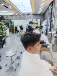 -藤野造型烫染·漂发