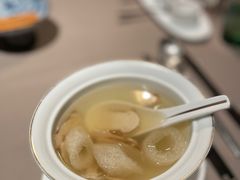 鸡汤煨松茸-荣轩(新荣记环球金融中心店)