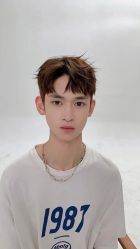 -苏奇发型·烫发染发