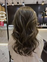-HAIR CORNER