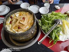 -南渝食府.墨脱石锅松茸鸡