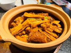 支竹炖牛筋腩煲-老广酒楼(樱花店)