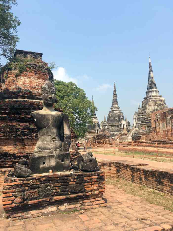 帕司山碧佛寺-"看这个塔的形状大概也知道是干什么用的了,.