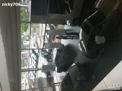 -上海宝信宝马4S店