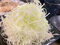 洋白菜沙拉-弘彩英·烤牛舌·年糕火锅(蓝色港湾店)