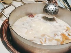 -洪氏嗨捞·猪肚鸡火锅(阳光天地店)