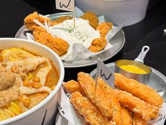 -W COLLECTIVE  DESSERT SHOP