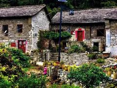 -高荡千年布依古寨旅游景区