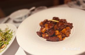 Black Pepper Beef and Rice Noodles
