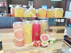 -红宝石·鲜奶小方·海派西点房(南丹店)
