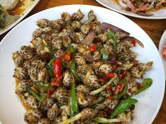 -三亚火车头万人海鲜广场