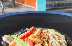 Creamy Mushroom Chicken Noodles