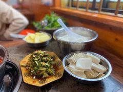 -黄利砖万峰林布依特色酸笋牛肉馆