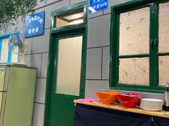 门面-超越炭火牛蛙火锅鸡(河东店)
