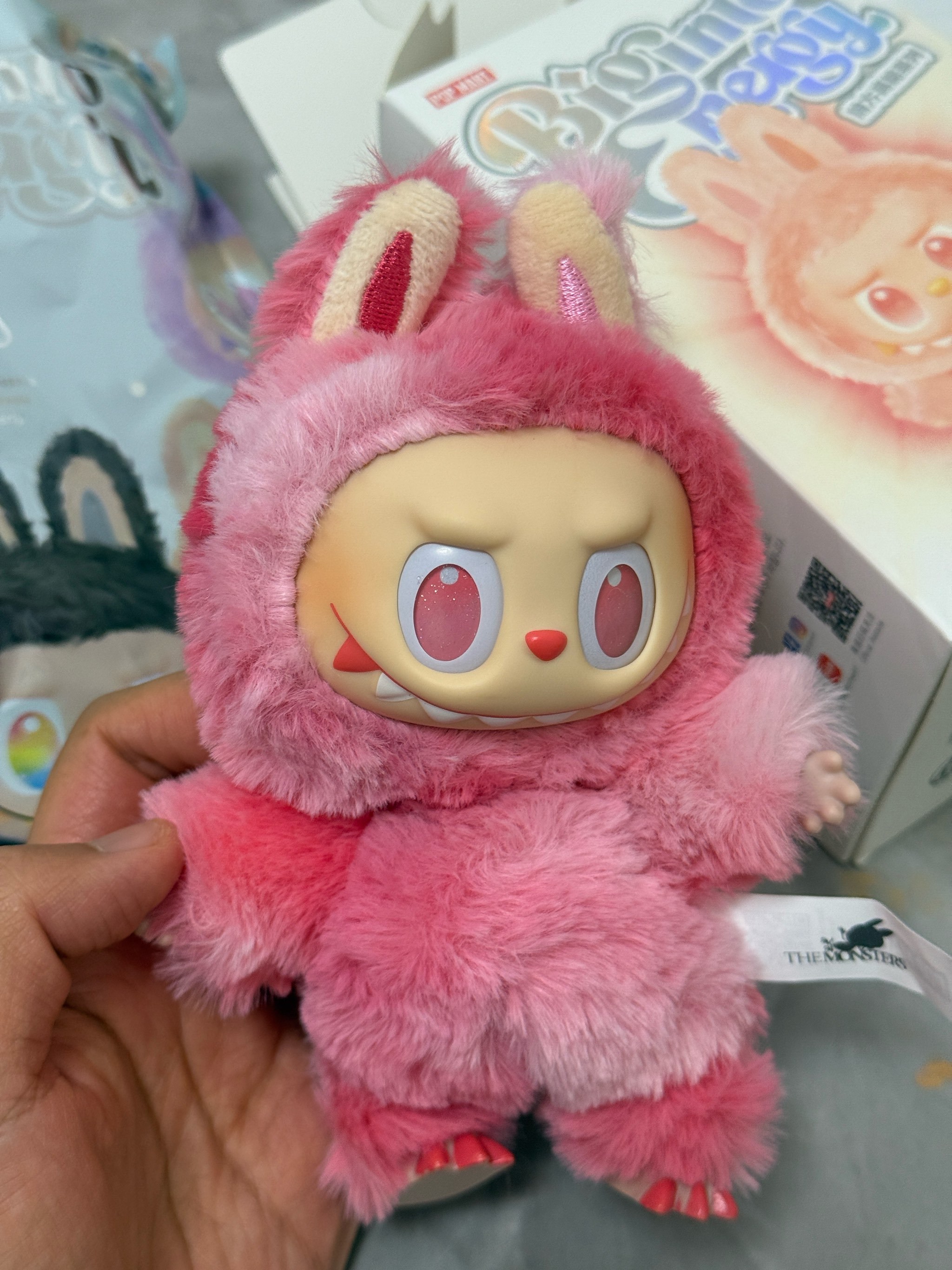 泡泡玛特3.0版labubu,卑微小表情