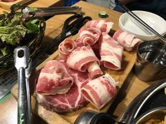 -江南猪肉商会无限续吃(弘大店)